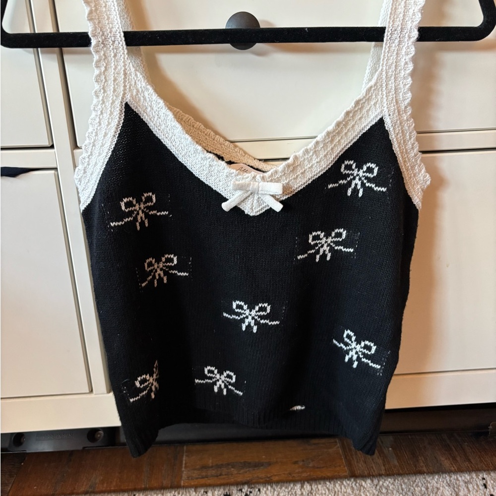 All in Favor Black and White Bow Tank Top M